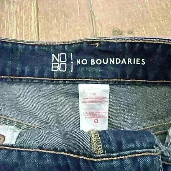 NWT No Boundaries Women Size 9 Dark Cut Off High Rise Jean Shorts - Picture 6 of 7